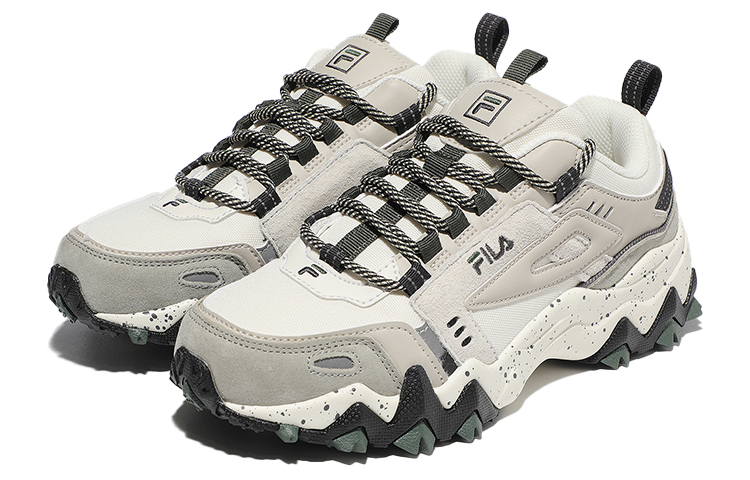 Lookbook FILA Lage Sneakers Daddy Grijs/Wit 1JM00801E_067