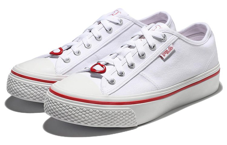 Lookbook Baskets Basses FILA Collection Saint-Valentin ''Blanc Rouge'' 1XM01774E_121