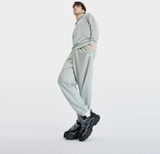 휠라 블랙 로우탑 트렌디 컴포트 슈즈 F12M331109FBK Sizing 휠라 블랙 로우탑 트렌디 컴포트 슈즈 F12M331109FBK