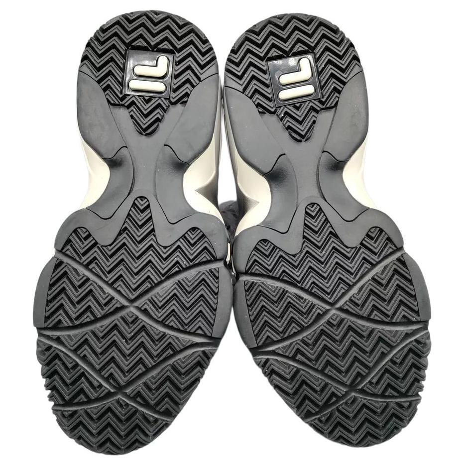 Shop FILA斐樂 Mashburn 舒適百搭 潮流 防滑耐磨 低筒 籃球鞋 男款 灰色