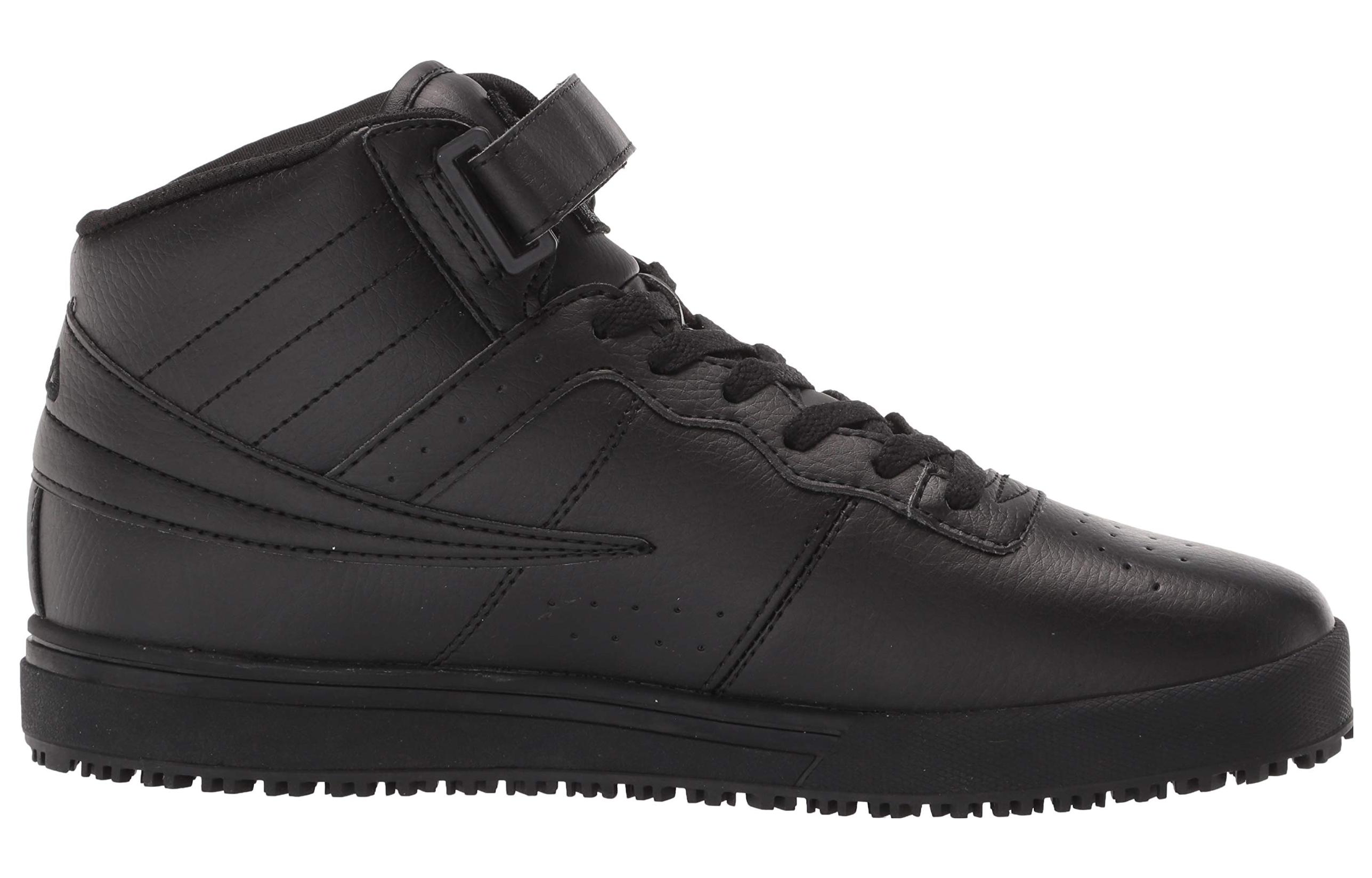 Order FILA 中帮保暖防水黑色靴子 1LM00350001