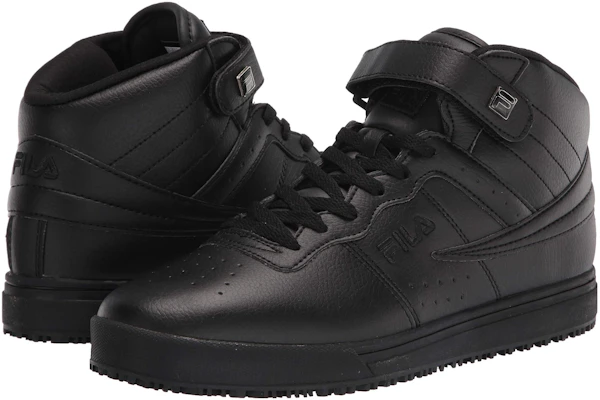 FILA 中帮保暖防水黑色靴子 1LM00350001 Lookbook FILA 中帮保暖防水黑色靴子 1LM00350001