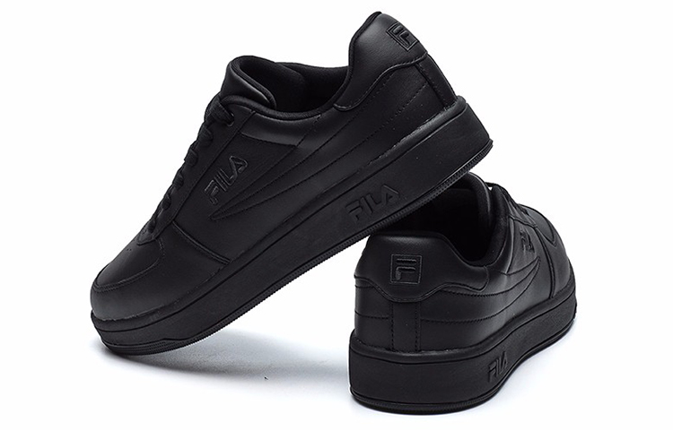 Shop Fila 斐樂 低筒休閒板鞋 黑