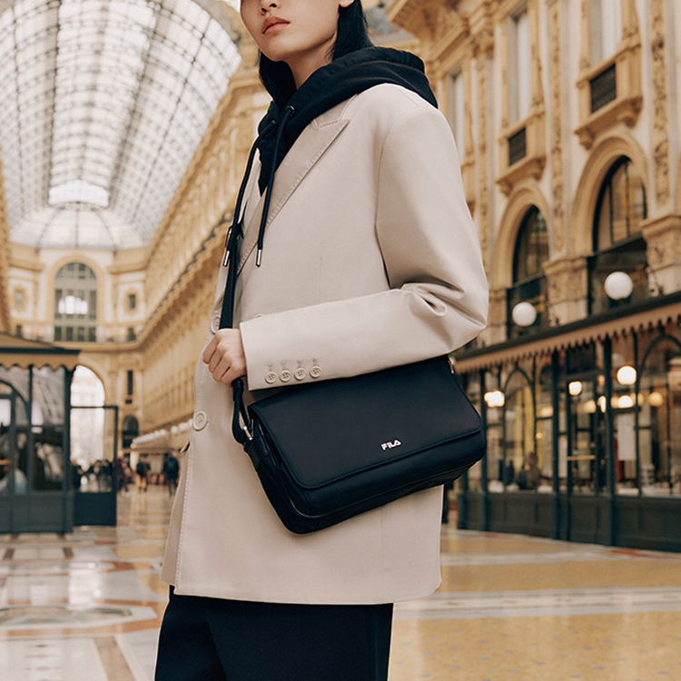 Shop FILA ミラノ ユニセックス シルバーグレー ダブルVネック 長袖ブレザー F11U335702F-GY