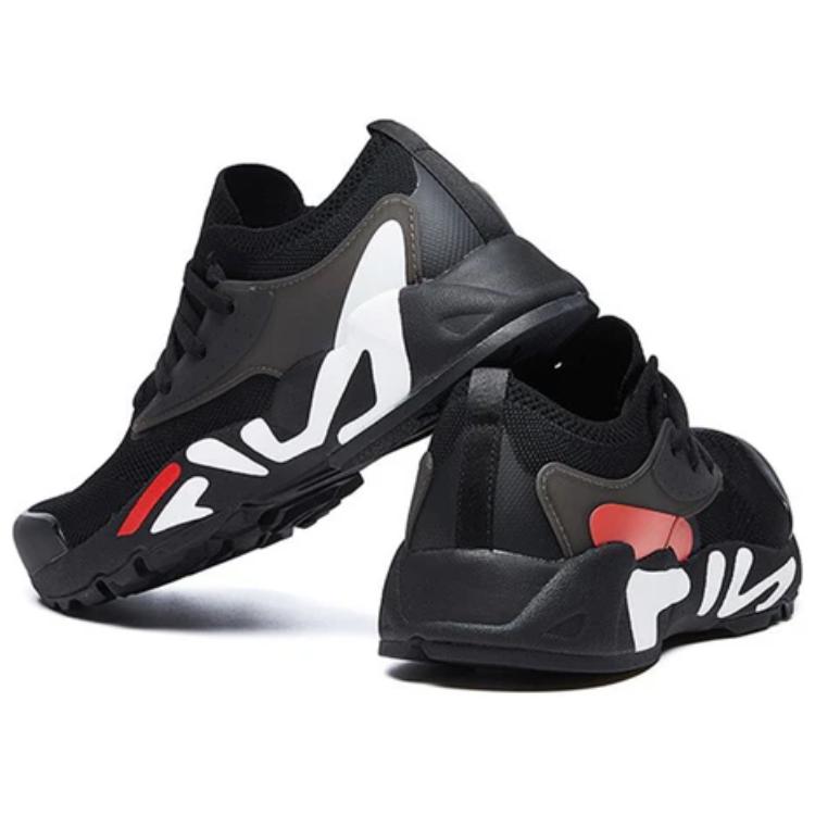 Shop FILA Mind Blower 复古跑鞋 黑色 F12M031105FBK