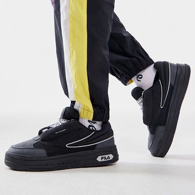 FILA MIX Low 'Hitam' F12M314203FBK Sizing FILA MIX Low 'Hitam' F12M314203FBK