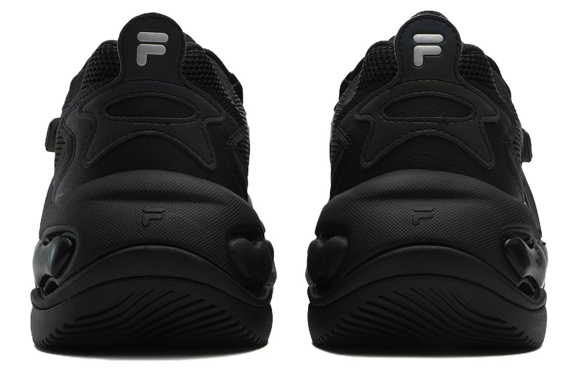 Shop FILA 星际运动鞋 '黑色' T12M331105FBK