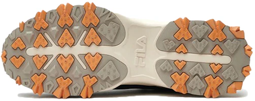 Shop Fila 斐樂 Oakment TR 低筒運動鞋 白棕 韓版