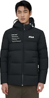 FILA オリジナル ウィンターパファージャケット ブラック ロゴプリント付きフード. F11M149901F-BK Sizing FILA オリジナル ウィンターパファージャケット ブラック ロゴプリント付きフード. F11M149901F-BK