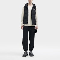 FILA ORIGINALE ブラックロゴプリントパファーベストフーディー カジュアルスタイル F11M349908FBK Sizing FILA ORIGINALE ブラックロゴプリントパファーベストフーディー カジュアルスタイル F11M349908FBK