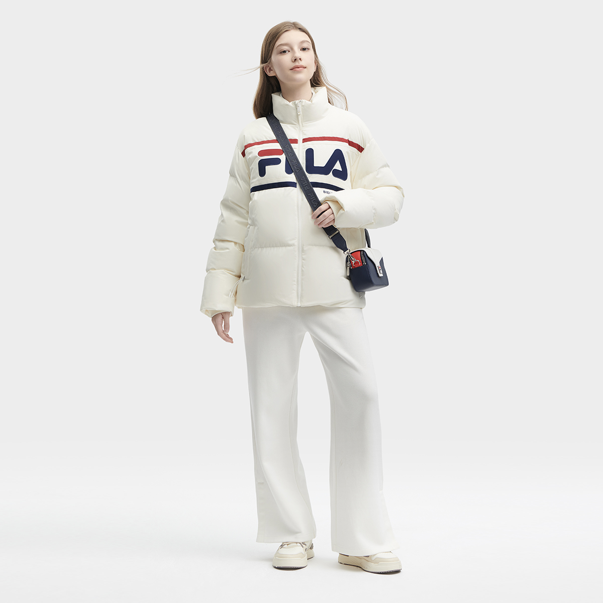 Shop FILA ORIGINALE Jaket Musim Dingin Tebal Retro Unisex - Warna Putih Reed. F11U349903F-IV