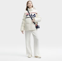 FILA ORIGINALE 復古厚冬羽絨外套 男女款 - 芒草白 F11U349903F-IV Shop FILA ORIGINALE 復古厚冬羽絨外套 男女款 - 芒草白 F11U349903F-IV