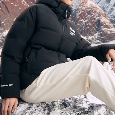 FILA Originale Jaket Hooded Hitam Unisex, Kasual & Hangat, Lengan Panjang. F11U249902F-BK Details for FILA Originale Jaket Hooded Hitam Unisex, Kasual & Hangat, Lengan Panjang. F11U249902F-BK