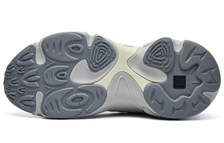 Purchase Fila 斐樂 小豹系列 減震防滑 透氣運動老爸鞋 灰色