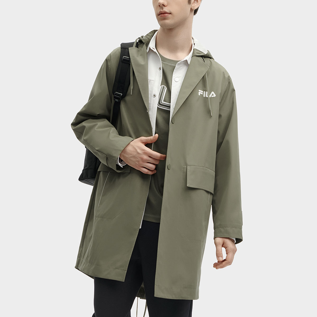 Shop FILA 純Logo香蕉棕色連帽長版風衣外套 F11M418705F-DG