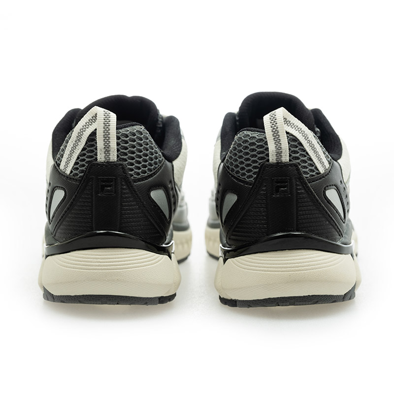 Lookbook Fila PRONTO V3运动鞋 简约灰色款 FS261RU03X025-031