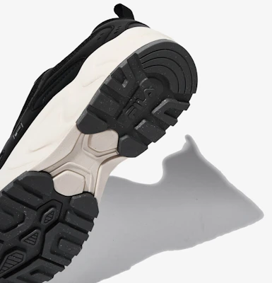 Fila Ray Spline Hitam Putih 1100FS253OD03X007001 Cheap Fila Ray Spline Hitam Putih 1100FS253OD03X007001