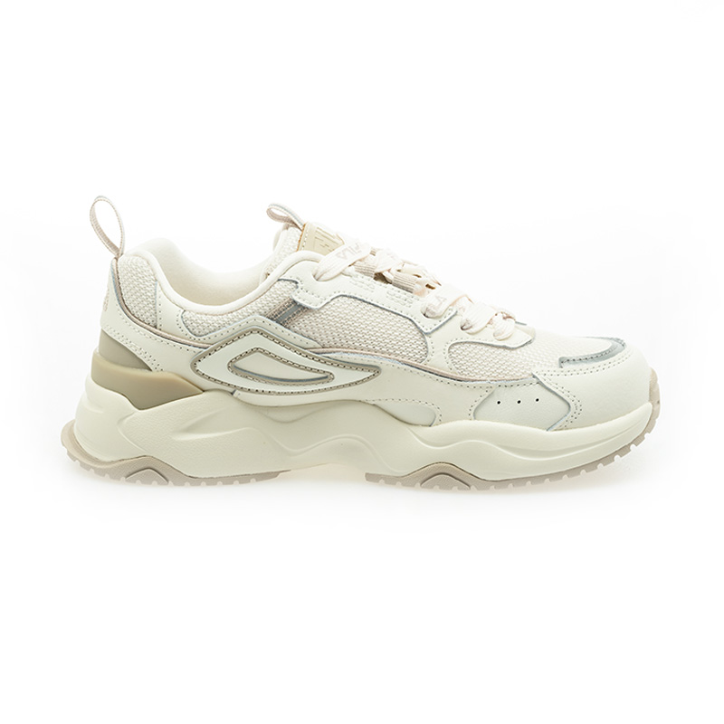 Shop FILA Rayflide 高级运动鞋 FS262RU03X004-260