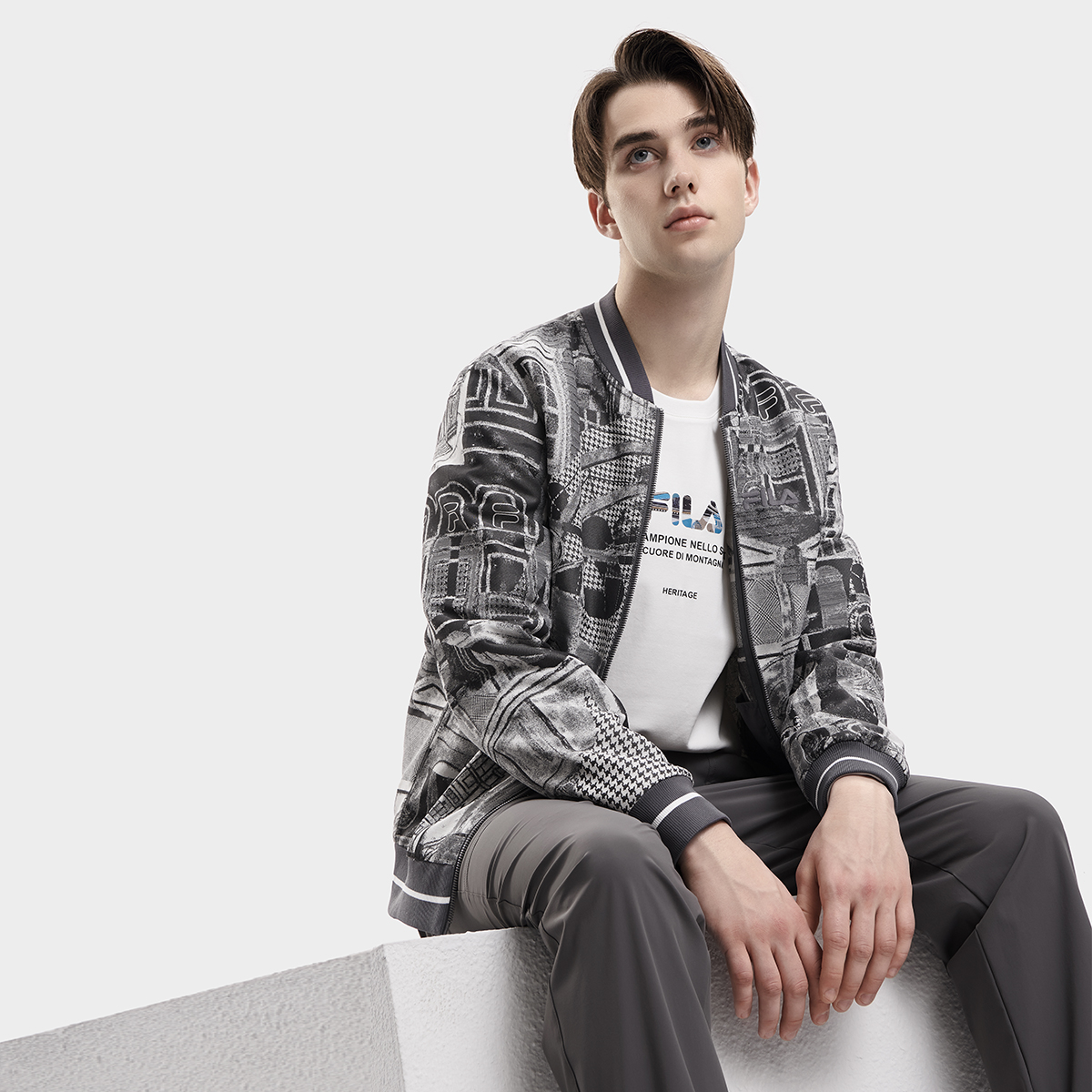 Details for FILA复古针织长袖外套 男女同款 全印花休闲款式 F11M338703FZA