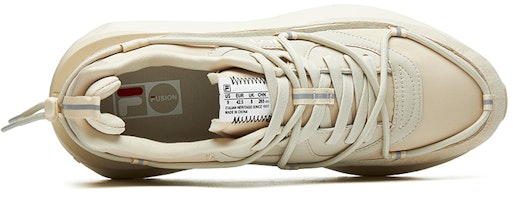 FILA FUSION 斐樂潮牌 復古 低幫 跑步鞋 男款 米色 Shop FILA FUSION 斐樂潮牌 復古 低幫 跑步鞋 男款 米色