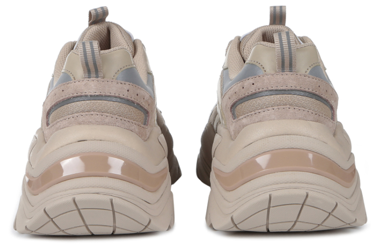 Lookbook Sepatu Lari Retro FILA Coklat/Abu-Abu 1JM01283_200