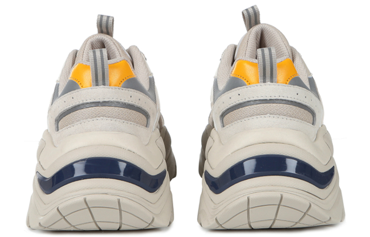 Lookbook Chaussures Rétro Running FILA Blanc/Gris/Jaune 1JM01283_092