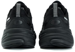 斐乐低帮防滑跑鞋'黑色' F12M332117FBK Shop 斐乐低帮防滑跑鞋'黑色' F12M332117FBK