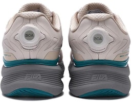 FILA ローカット ランニングシューズ (シルバーグレー) A12M341103FSO Shop FILA ローカット ランニングシューズ (シルバーグレー) A12M341103FSO
