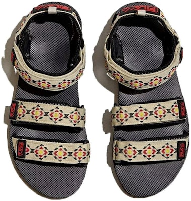 휠라 샌들 베이지 블랙 1SM00084204 Lookbook 휠라 샌들 베이지 블랙 1SM00084204