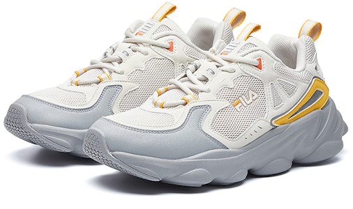 FILA Skipper Retro Khaki Sepatu Retro Coklat Muda F12M021117FAG Lookbook FILA Skipper Retro Khaki Sepatu Retro Coklat Muda F12M021117FAG