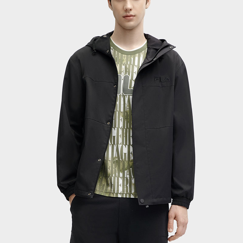 Shop FILA 素色連帽休閒梭織外套 - 簇黑 F11M418706F-BK