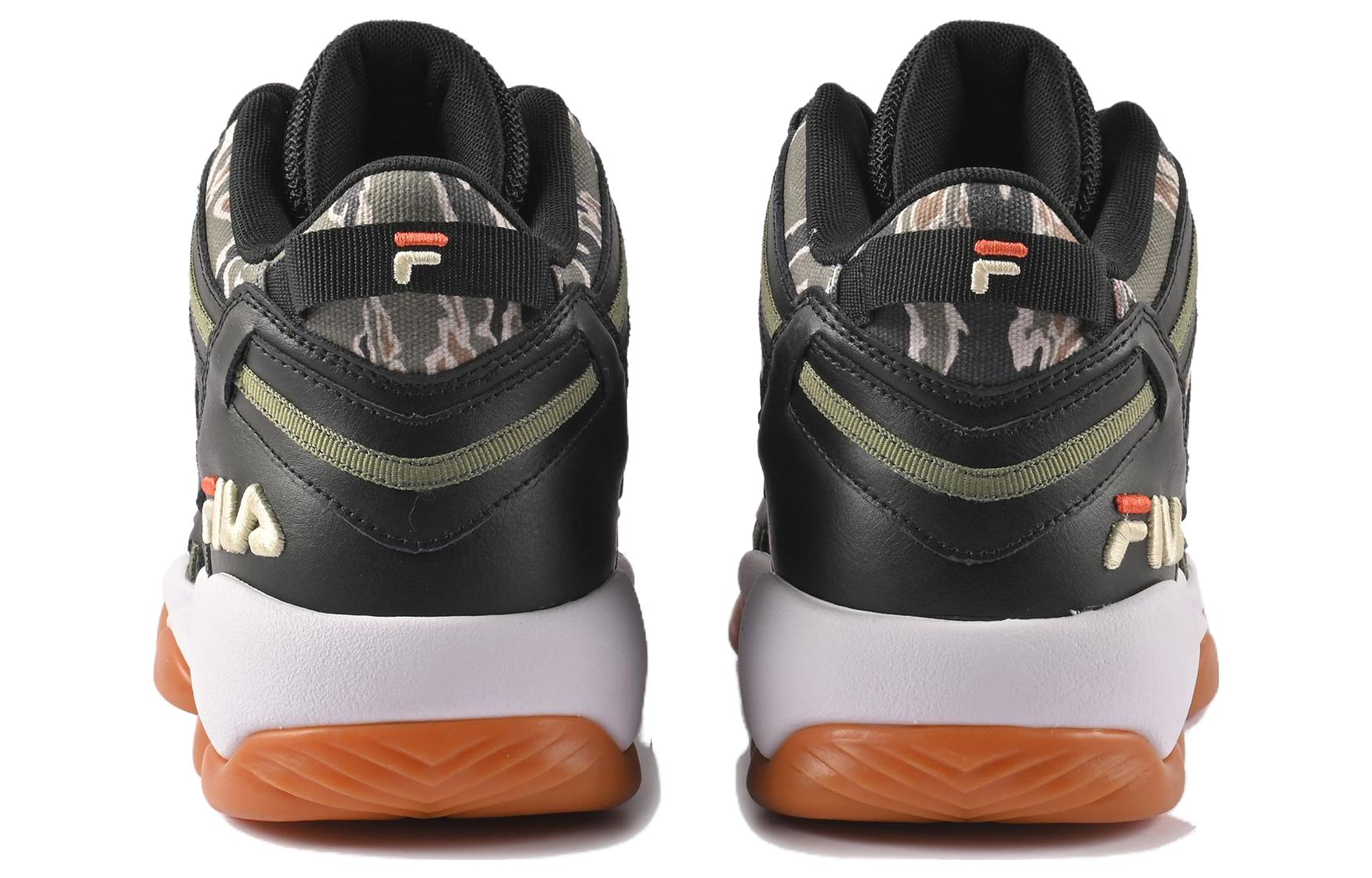 Shop FILA Spaghetti 'Stack House Hitam Kelabu' 504304806-012