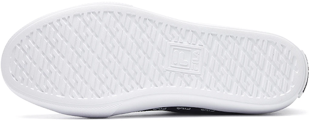 FILA STRADA 高帮帆布鞋 黑/白 F12M034412FBW Shop FILA STRADA 高帮帆布鞋 黑/白 F12M034412FBW