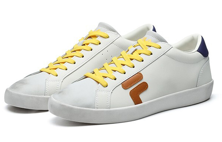 Lookbook 휠라 스트라이드 로우탑 슈즈 스타 화이트 F12M124307FSG