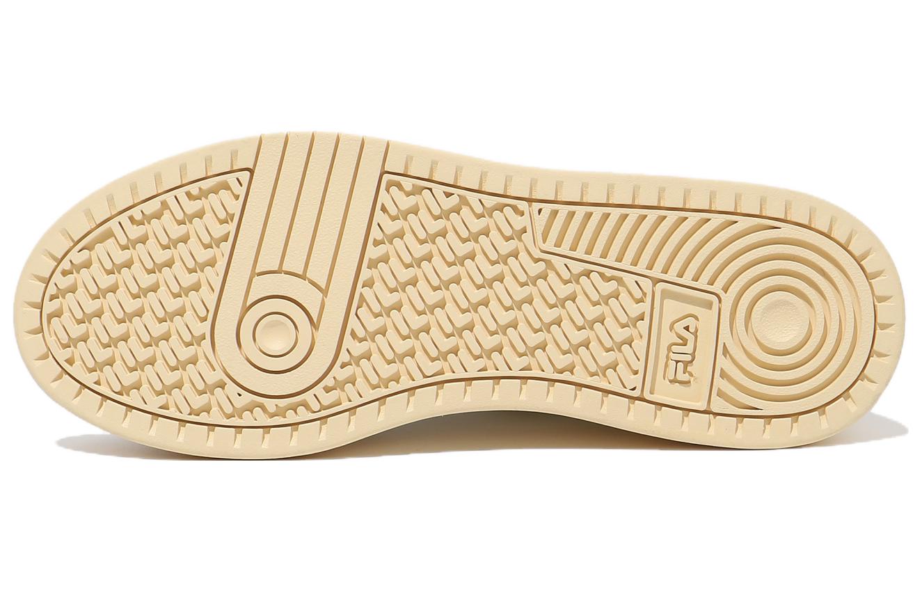 Shop 휠라 타르가 클래식 '화이트 베이지' 1TM01873F_154