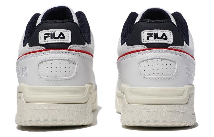 Shop FILA Targa Low '韩版白黑' 运动鞋 1TM01822E_147