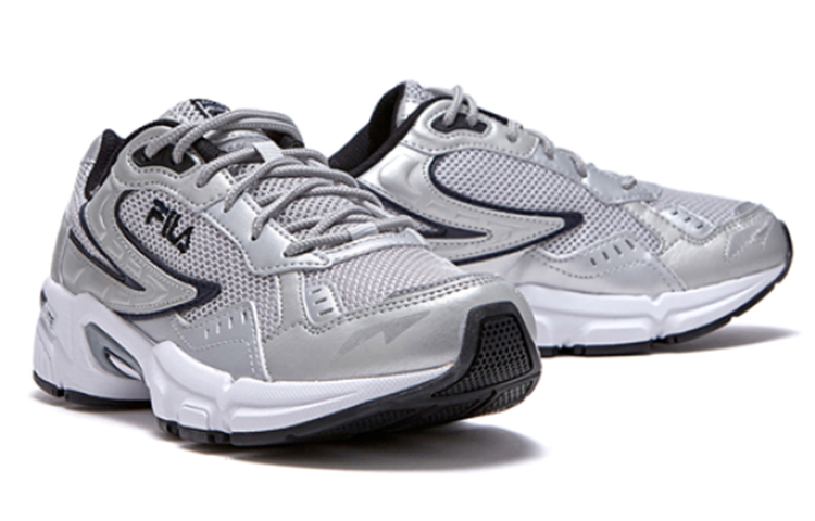 Lookbook Fila 斐樂 Taurus 潮流戶外 低筒運動跑步鞋 灰銀 韓版