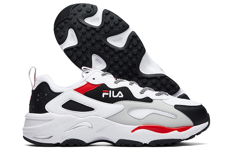 Shop FILA 低帮跑鞋 黑/白/红 F12M021111FBW