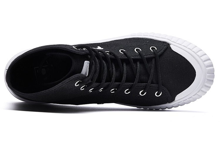 Lookbook 휠라 트레일 하이탑 캔버스 블랙앤화이트 (or) 휠라 트레일 하이탑 흑백 F52M921303FBK