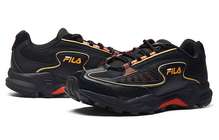 Shop FILA Trail Pro Low '黑色' 低帮徒步鞋 F12M942502FBK