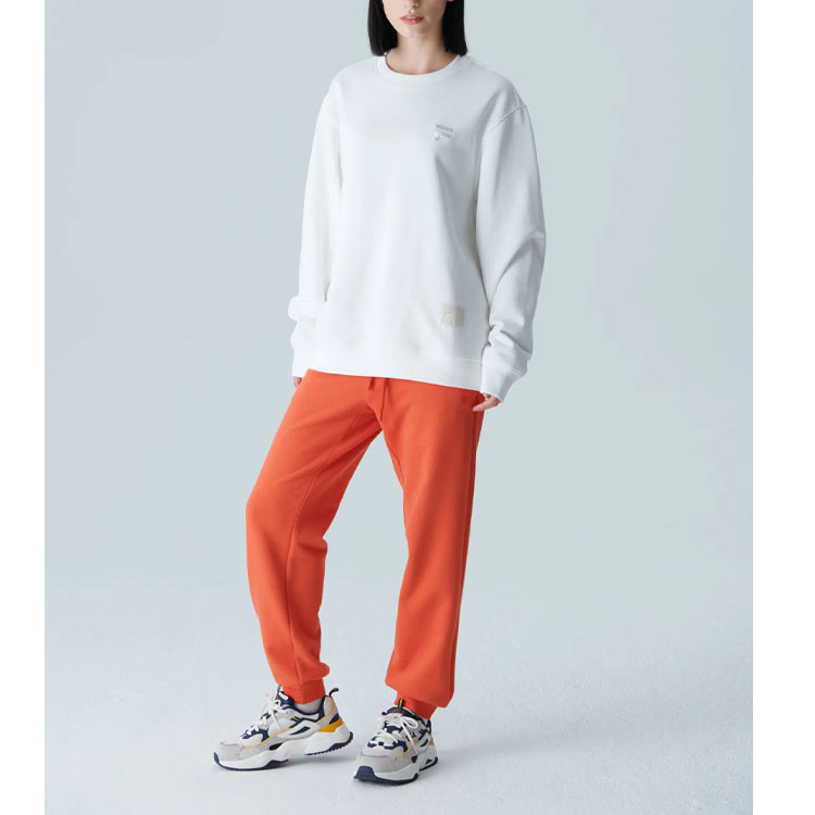 Details for FILA 男女款白色圓領衛衣 輕巧素色LOGO貼布設計 FS2POF3101X-OWH