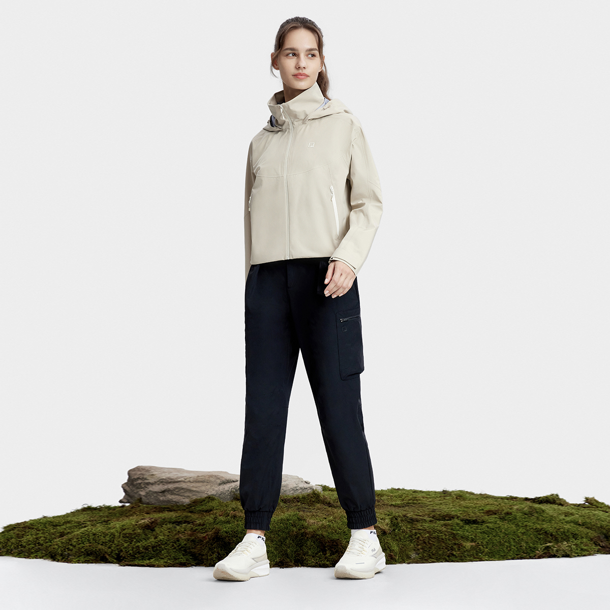 FILA Unisex Lightweight Hooded Windbreaker Jacket Beige Khaki. A11W337705F-BG 圖 7
