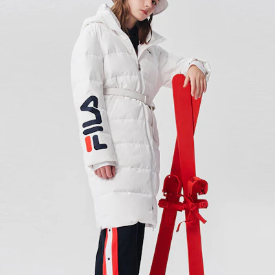 FILA 男女同款宽松连帽中长款白色羽绒服带logo印花 F51U048901F-WT Sizing FILA 男女同款宽松连帽中长款白色羽绒服带logo印花 F51U048901F-WT