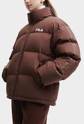 FILA Unisex Jaket Musim Sejuk Tahan Angin Logo - Coklat Hati Babi. F51U349901F-DK Details for FILA Unisex Jaket Musim Sejuk Tahan Angin Logo - Coklat Hati Babi. F51U349901F-DK