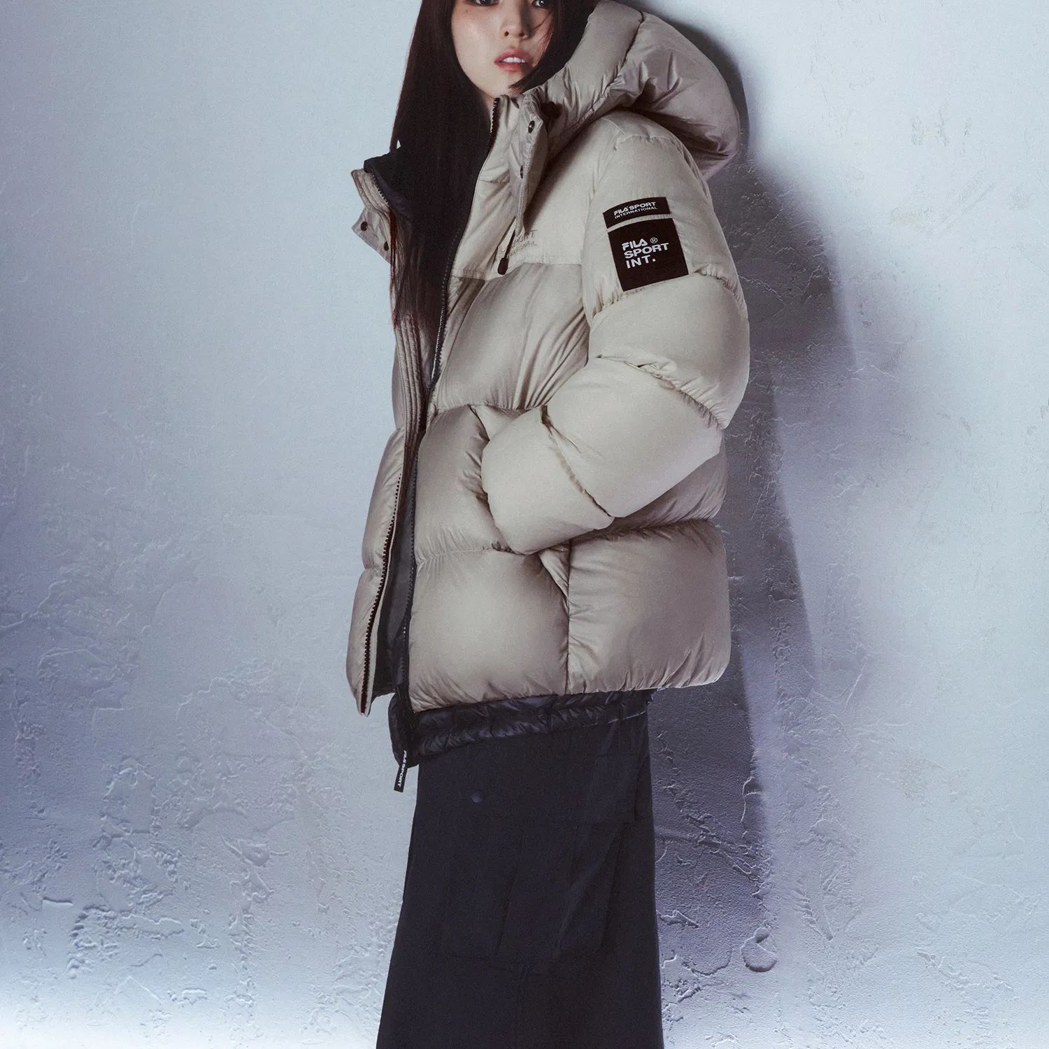 FILA Unisex Solid Color Detachable Hooded Down Jacket - Off White. FS2DJF4131X-GRE 圖 5