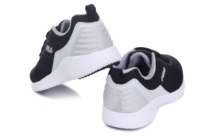 Shop FILA低帮黑白色徒步跑步鞋 FE1RNB1001M_BWT