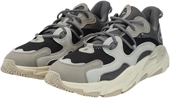 FILA Gelombang 'Hitam Abu-Abu' F12M332109FBG Lookbook FILA Gelombang 'Hitam Abu-Abu' F12M332109FBG