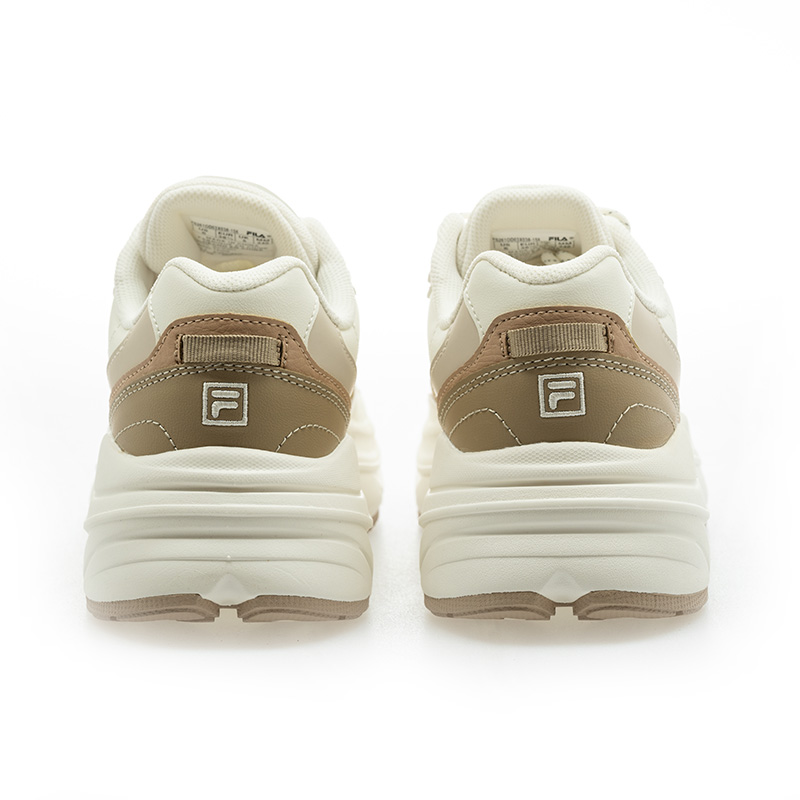 Lookbook FILA ウェイビーデイ スニーカー プレーンホワイト マスク FS261OD03X038-156