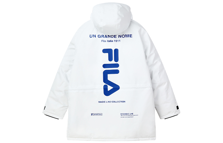 Lookbook FILA冬季连帽羽绒服冷石白色款。 F11M149905F-WT