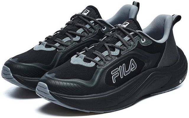 FILA Sepatu Wolf 'Jet Black' A12M231211FSL Lookbook FILA Sepatu Wolf 'Jet Black' A12M231211FSL